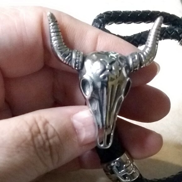 Upscale! Stainless Steel Cow Skull Leather Slider Bracelet! Calling all Cowgirls - Picture 9 of 12